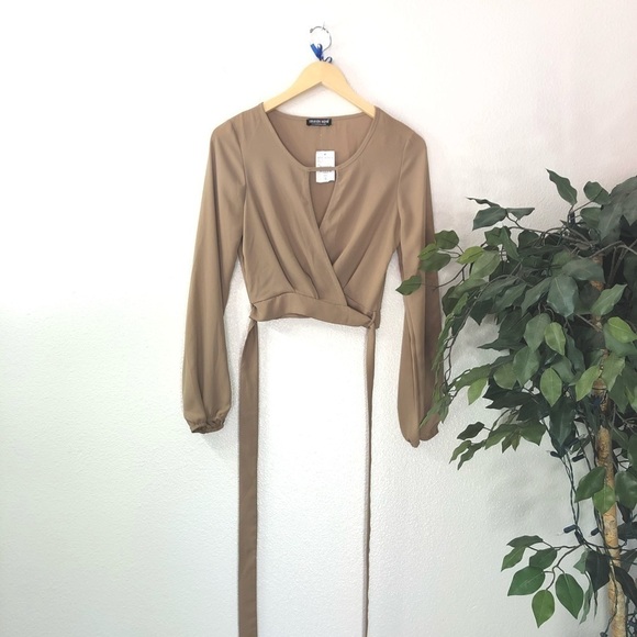 Fashion Nova Tops - NWT Fashion Nova Brown Cut Out Tie Top